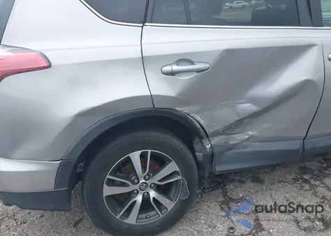 2018 Toyota Rav4 Adventure/Xle z USA, uszkodzony, nr VIN 2T3WFREV4JW486939